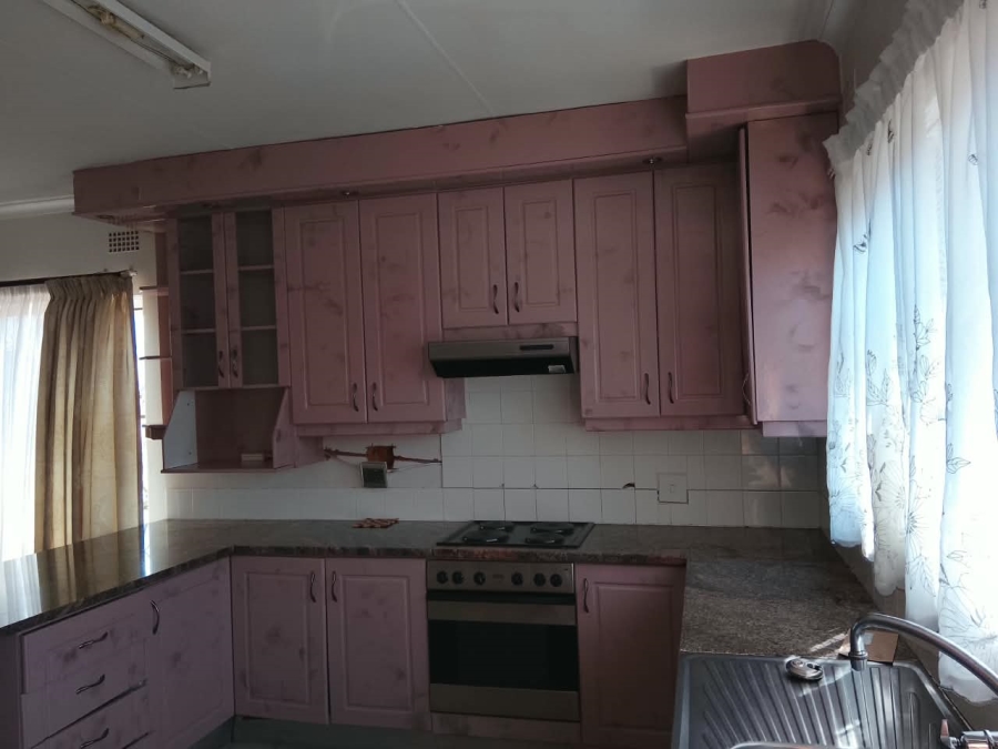 To Let 4 Bedroom Property for Rent in Sidwadwa Eastern Cape